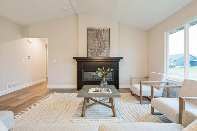 6177 Glenwood Drive, Marion, IA 52302