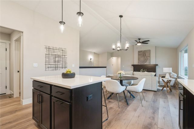 6177 Glenwood Drive, Marion, IA 52302