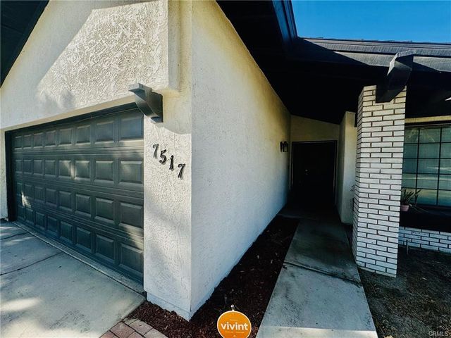 7517 Hachita Court, Bakersfield, CA 93309