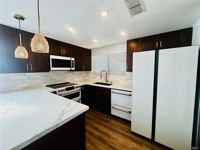 7517 Hachita Court, Bakersfield, CA 93309