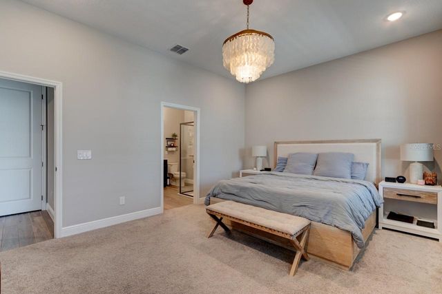 828 MIDDLETON STREET, Debary, FL 32713