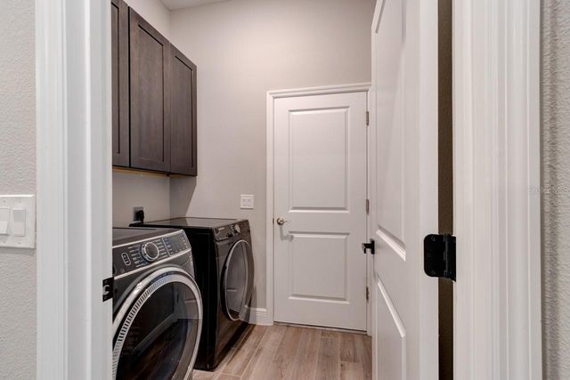 828 MIDDLETON STREET, Debary, FL 32713