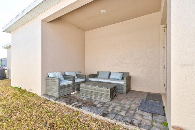 828 MIDDLETON STREET, Debary, FL 32713