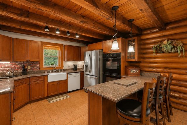 13 Skylark Ave, Plymouth, MA 02360