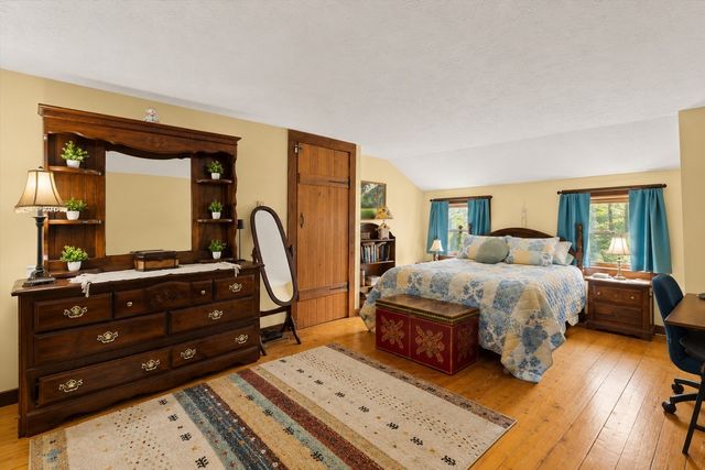 13 Skylark Ave, Plymouth, MA 02360