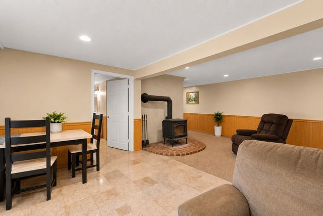 13 Skylark Ave, Plymouth, MA 02360