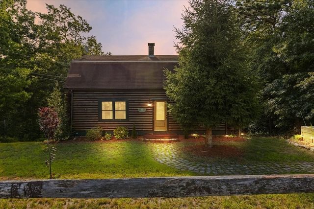 13 Skylark Ave, Plymouth, MA 02360