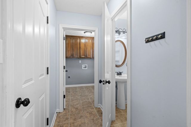 2916 Brewster Dr, Clarksville, TN 37042