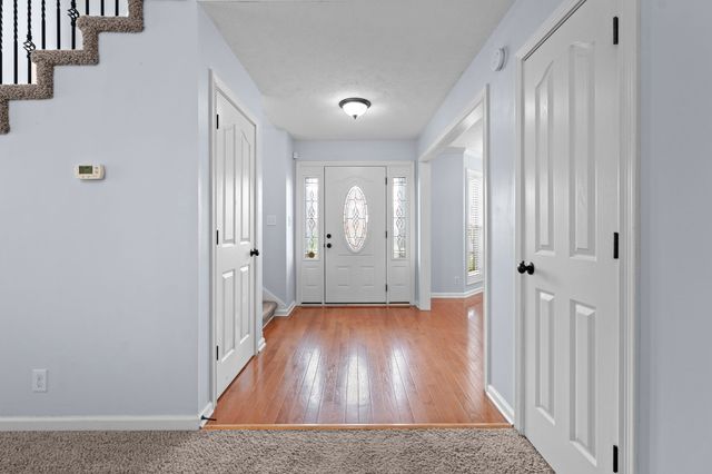 2916 Brewster Dr, Clarksville, TN 37042