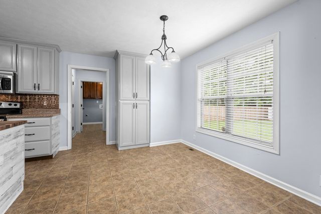 2916 Brewster Dr, Clarksville, TN 37042