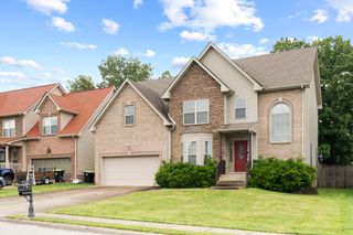 2916 Brewster Dr, Clarksville, TN 37042