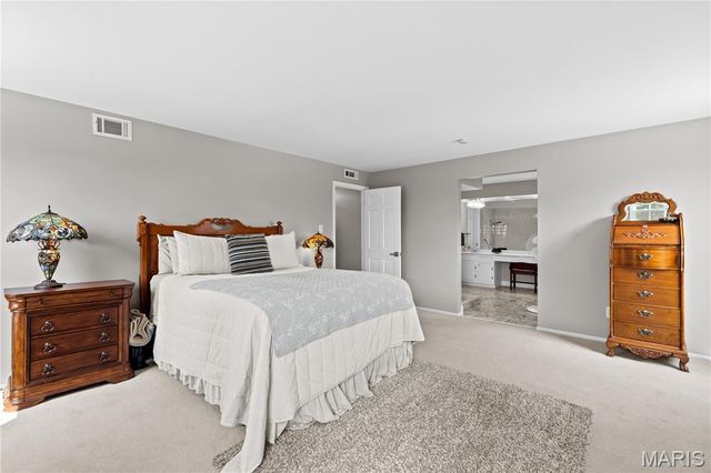 964 Claytonbrook Drive 2B, Ballwin, MO 63011