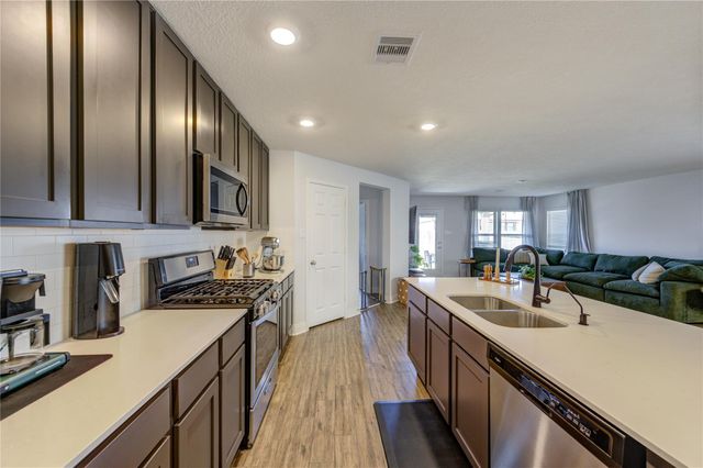 10314 Russell Pines Drive, Rosharon, TX 77583