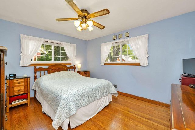 4537 N 101st STREET, Wauwatosa, WI 53225
