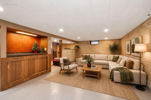 4537 N 101st STREET, Wauwatosa, WI 53225