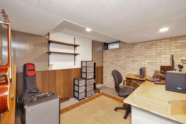 4537 N 101st STREET, Wauwatosa, WI 53225
