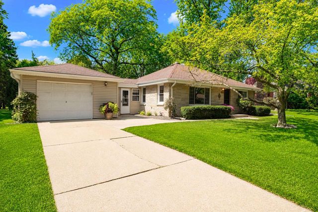 4537 N 101st STREET, Wauwatosa, WI 53225