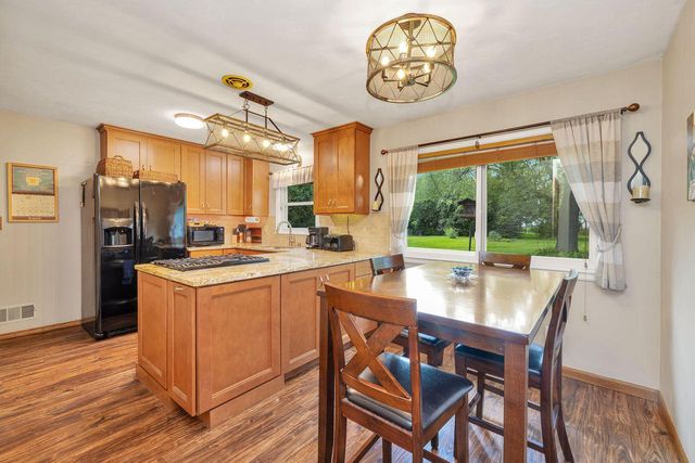 4537 N 101st STREET, Wauwatosa, WI 53225