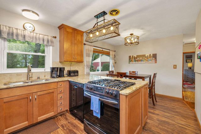 4537 N 101st STREET, Wauwatosa, WI 53225