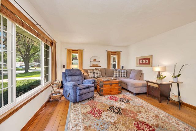 4537 N 101st STREET, Wauwatosa, WI 53225