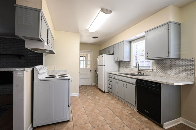 5585 MILFORD RD, Memphis, TN 38120
