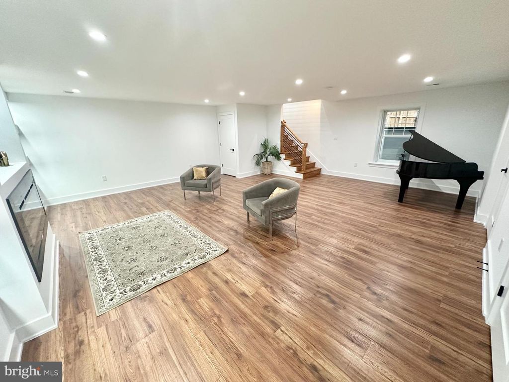 10305 ARMORY AVE, Kensington, MD 20895