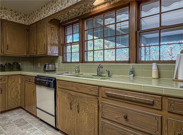 103 Oak Drive, Harrison, AR 72601