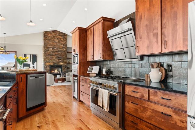 5006 N Indian Bluff Ln, Spokane, WA 99224