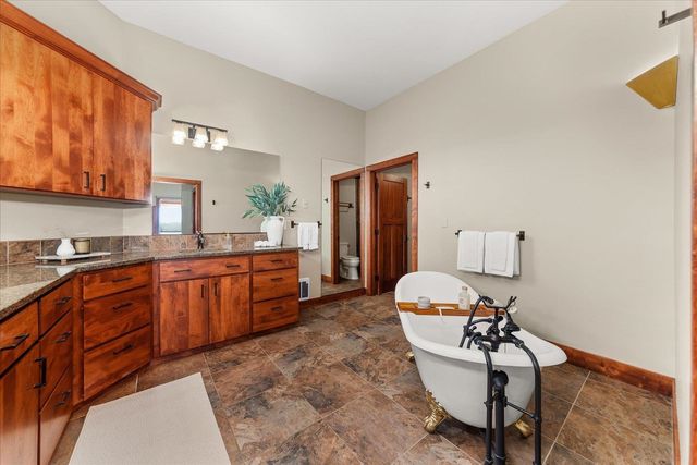 5006 N Indian Bluff Ln, Spokane, WA 99224