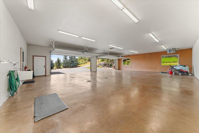 5006 N Indian Bluff Ln, Spokane, WA 99224