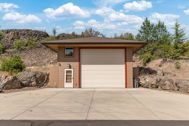 5006 N Indian Bluff Ln, Spokane, WA 99224