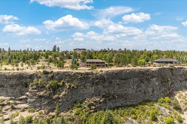 5006 N Indian Bluff Ln, Spokane, WA 99224