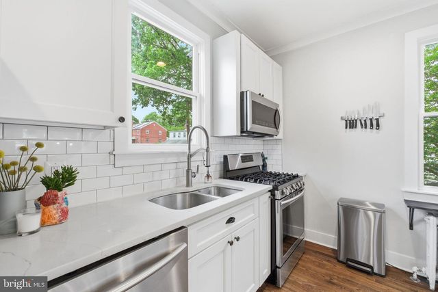 2211 R ST SE, Washington, DC 20020