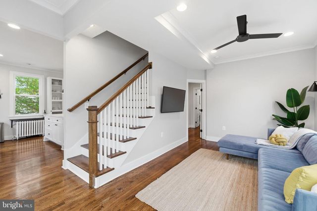 2211 R ST SE, Washington, DC 20020