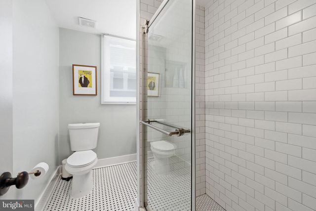2211 R ST SE, Washington, DC 20020