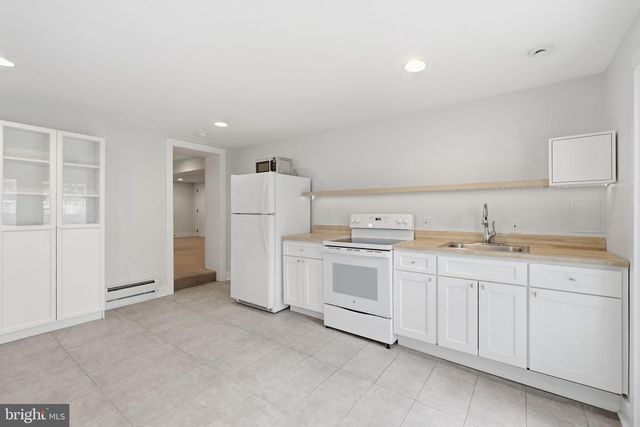 2211 R ST SE, Washington, DC 20020