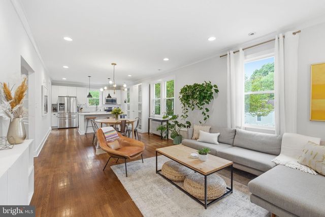 2211 R ST SE, Washington, DC 20020