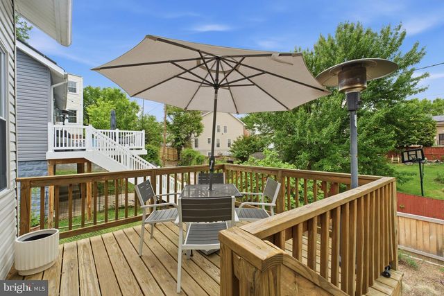 2211 R ST SE, Washington, DC 20020