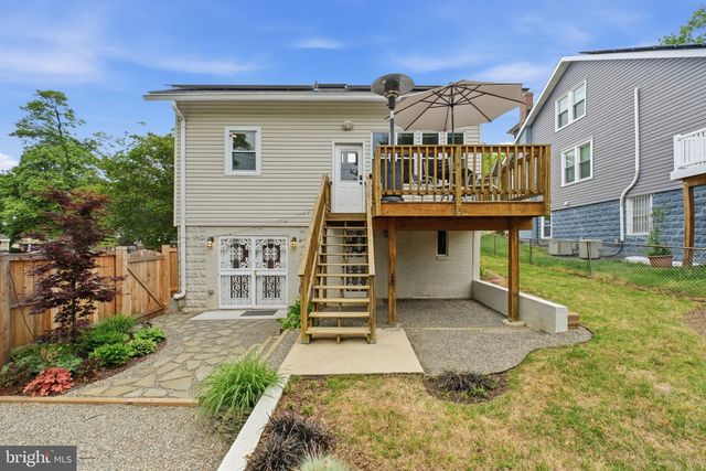 2211 R ST SE, Washington, DC 20020