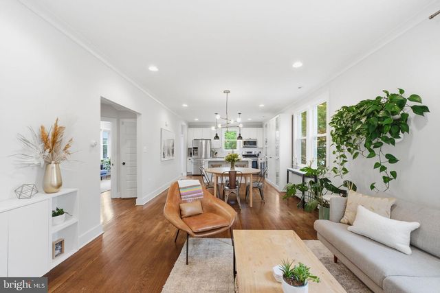 2211 R ST SE, Washington, DC 20020
