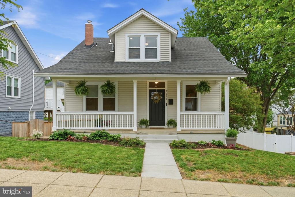 2211 R ST SE, Washington, DC 20020