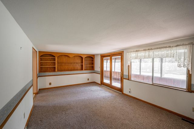 15361 S Bluff Road, South Beloit, IL 61080