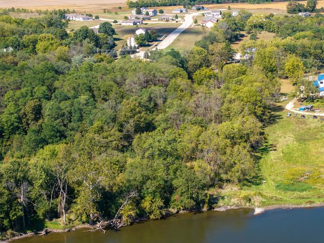 15361 S Bluff Road, South Beloit, IL 61080