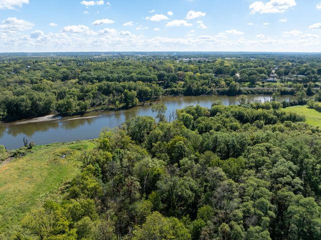 15361 S Bluff Road, South Beloit, IL 61080