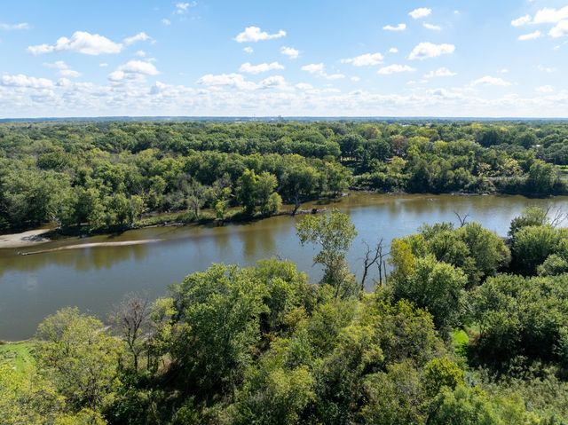 15361 S Bluff Road, South Beloit, IL 61080