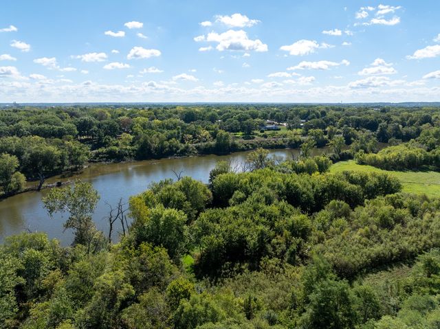 15361 S Bluff Road, South Beloit, IL 61080