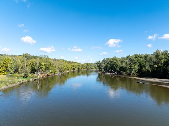 15361 S Bluff Road, South Beloit, IL 61080