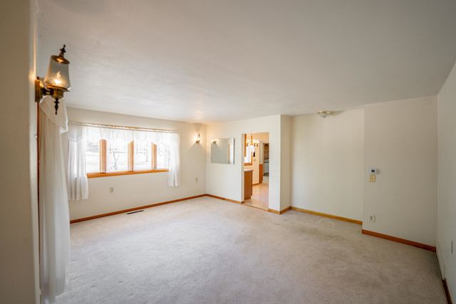 15361 S Bluff Road, South Beloit, IL 61080