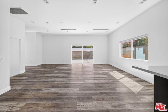 6635 Riverton Avenue, Los Angeles, CA 91606