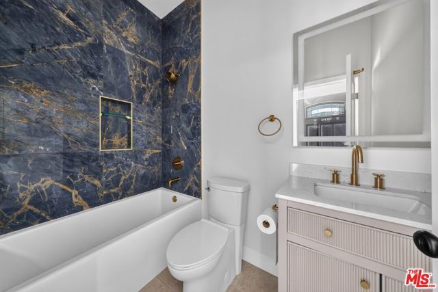 6635 Riverton Avenue, Los Angeles, CA 91606